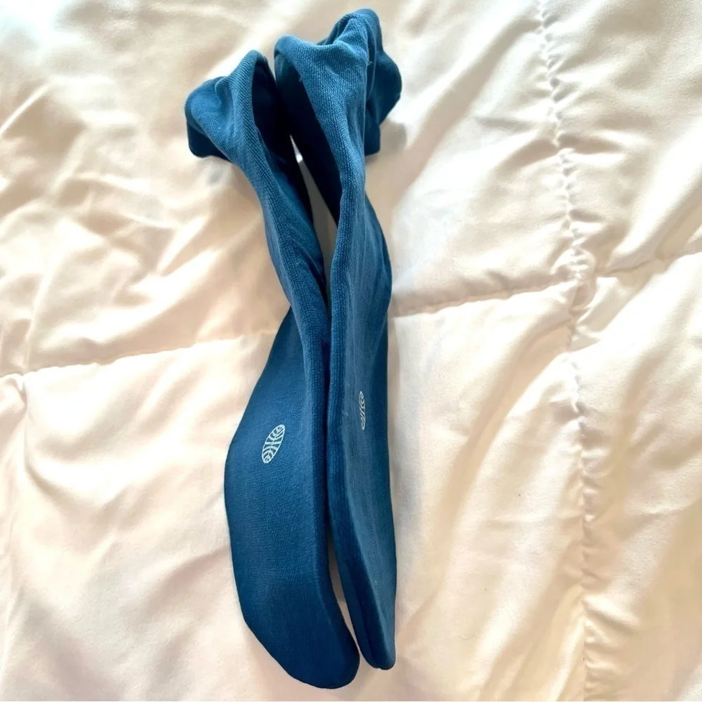 NWOT Vintage Pan Am Blue Socks & Foot Covers First class passengers.